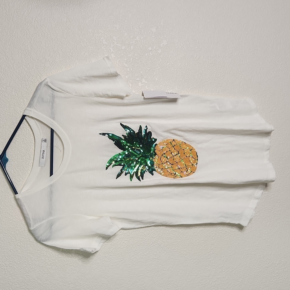 Justfab pineapple tee,‎ size small